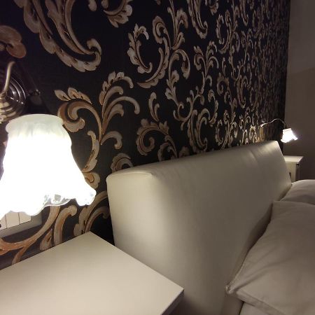 Sami Luxury Rooms 3 8 0 7 9 4 9 2 5 3 Syracuse Luaran gambar