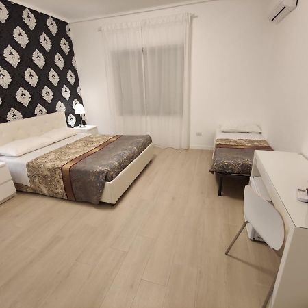 Sami Luxury Rooms 3 8 0 7 9 4 9 2 5 3 Syracuse Luaran gambar