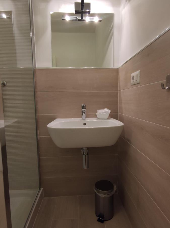Sami Luxury Rooms 3 8 0 7 9 4 9 2 5 3 Syracuse Luaran gambar