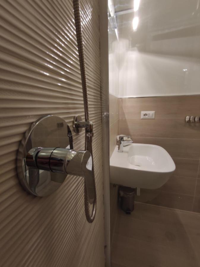 Sami Luxury Rooms 3 8 0 7 9 4 9 2 5 3 Syracuse Luaran gambar