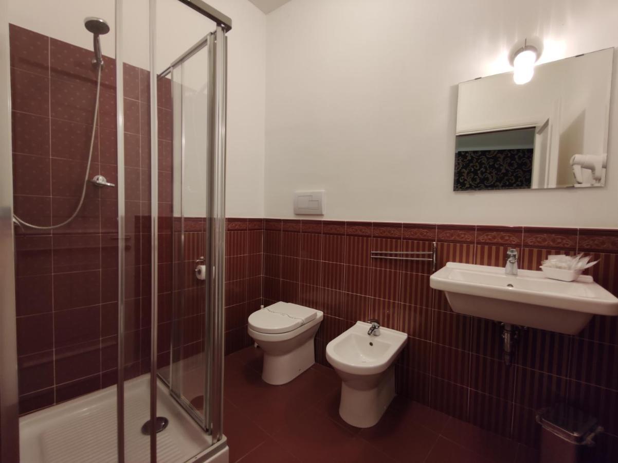 Sami Luxury Rooms 3 8 0 7 9 4 9 2 5 3 Syracuse Luaran gambar