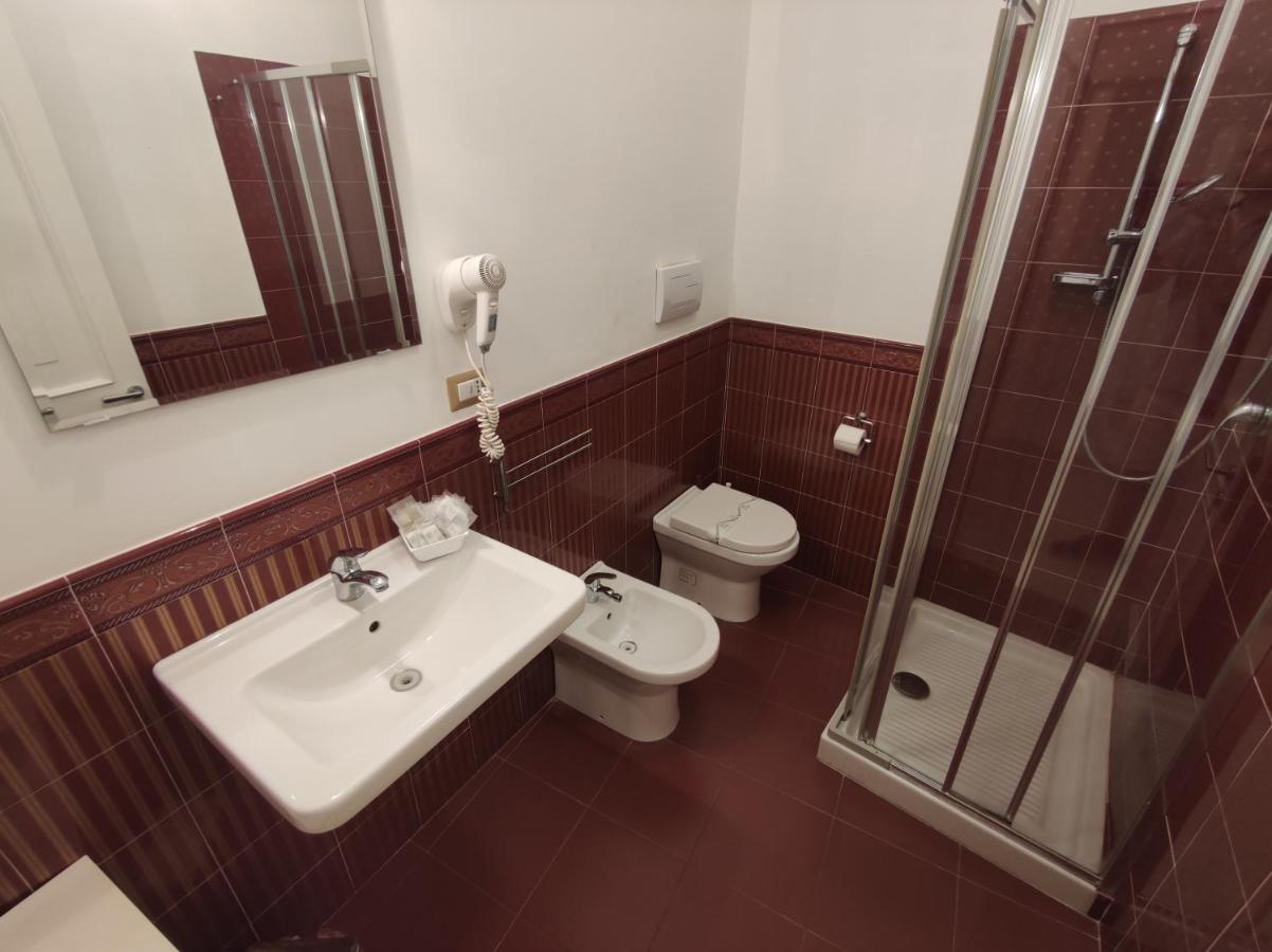 Sami Luxury Rooms 3 8 0 7 9 4 9 2 5 3 Syracuse Luaran gambar