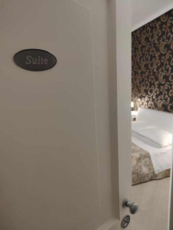 Sami Luxury Rooms 3 8 0 7 9 4 9 2 5 3 Syracuse Luaran gambar