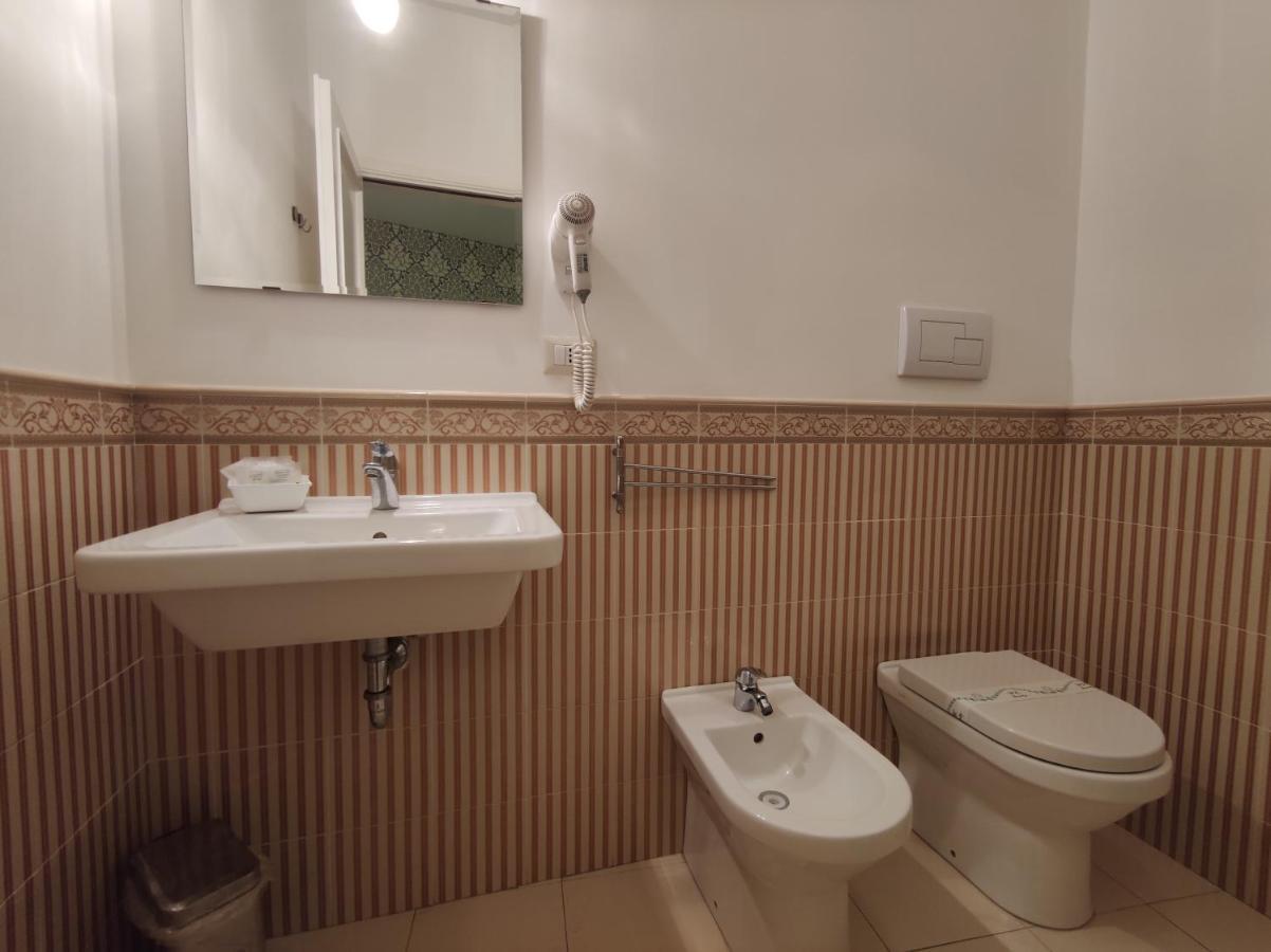 Sami Luxury Rooms 3 8 0 7 9 4 9 2 5 3 Syracuse Luaran gambar
