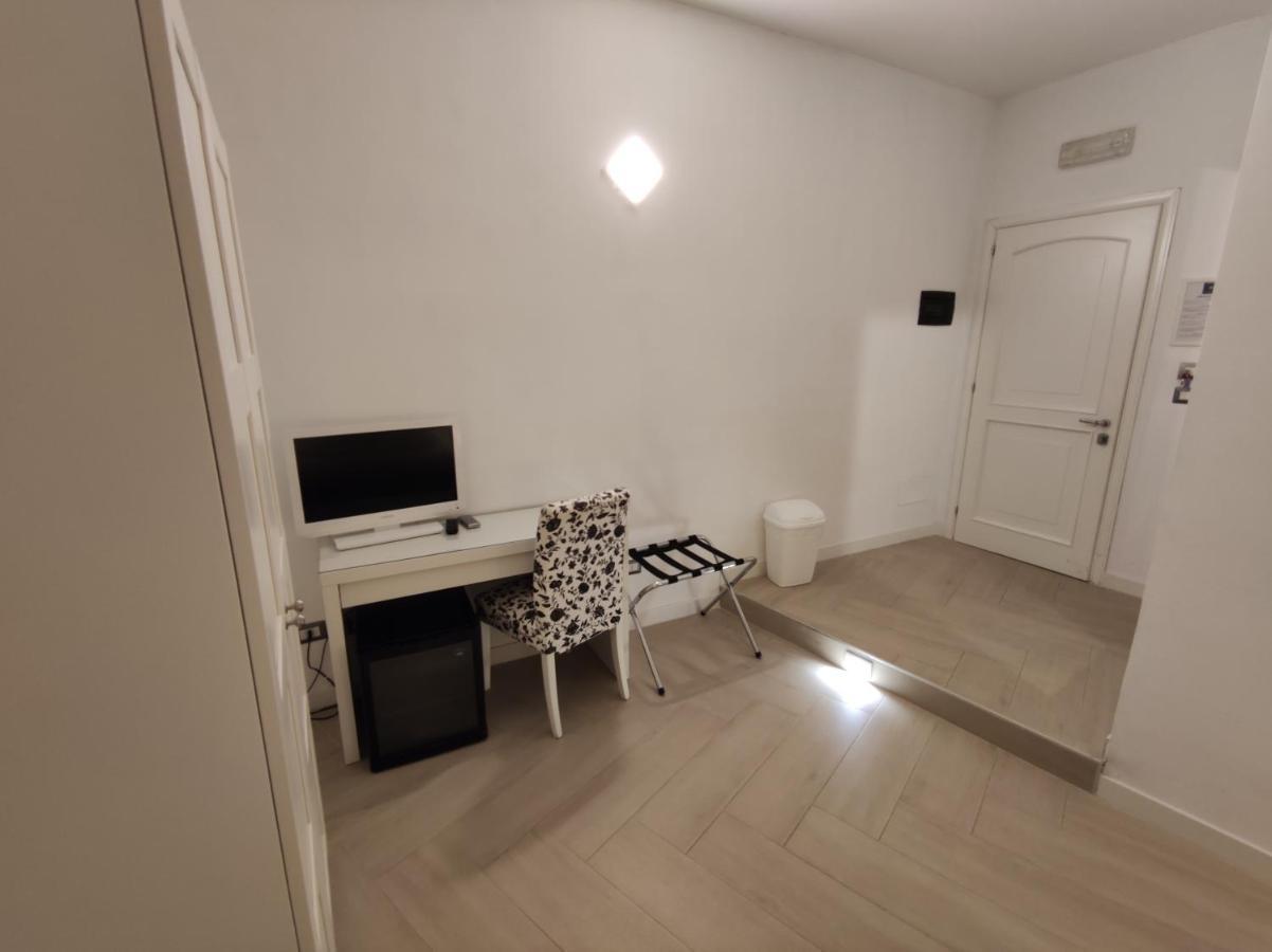 Sami Luxury Rooms 3 8 0 7 9 4 9 2 5 3 Syracuse Luaran gambar