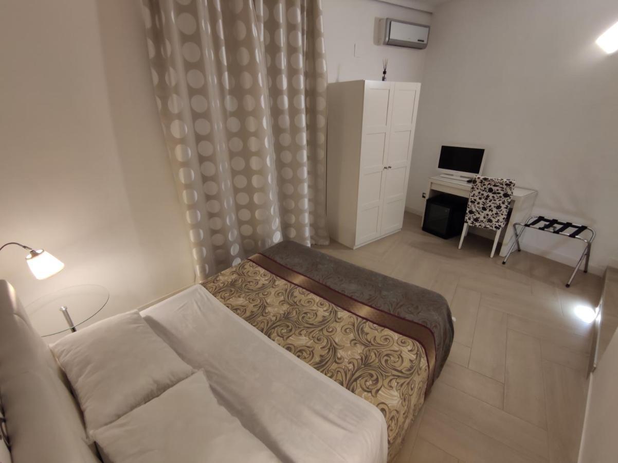 Sami Luxury Rooms 3 8 0 7 9 4 9 2 5 3 Syracuse Luaran gambar