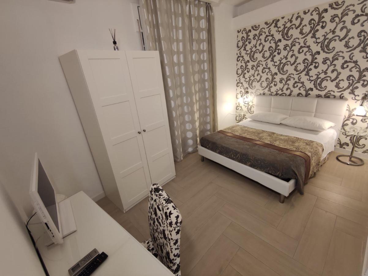 Sami Luxury Rooms 3 8 0 7 9 4 9 2 5 3 Syracuse Luaran gambar