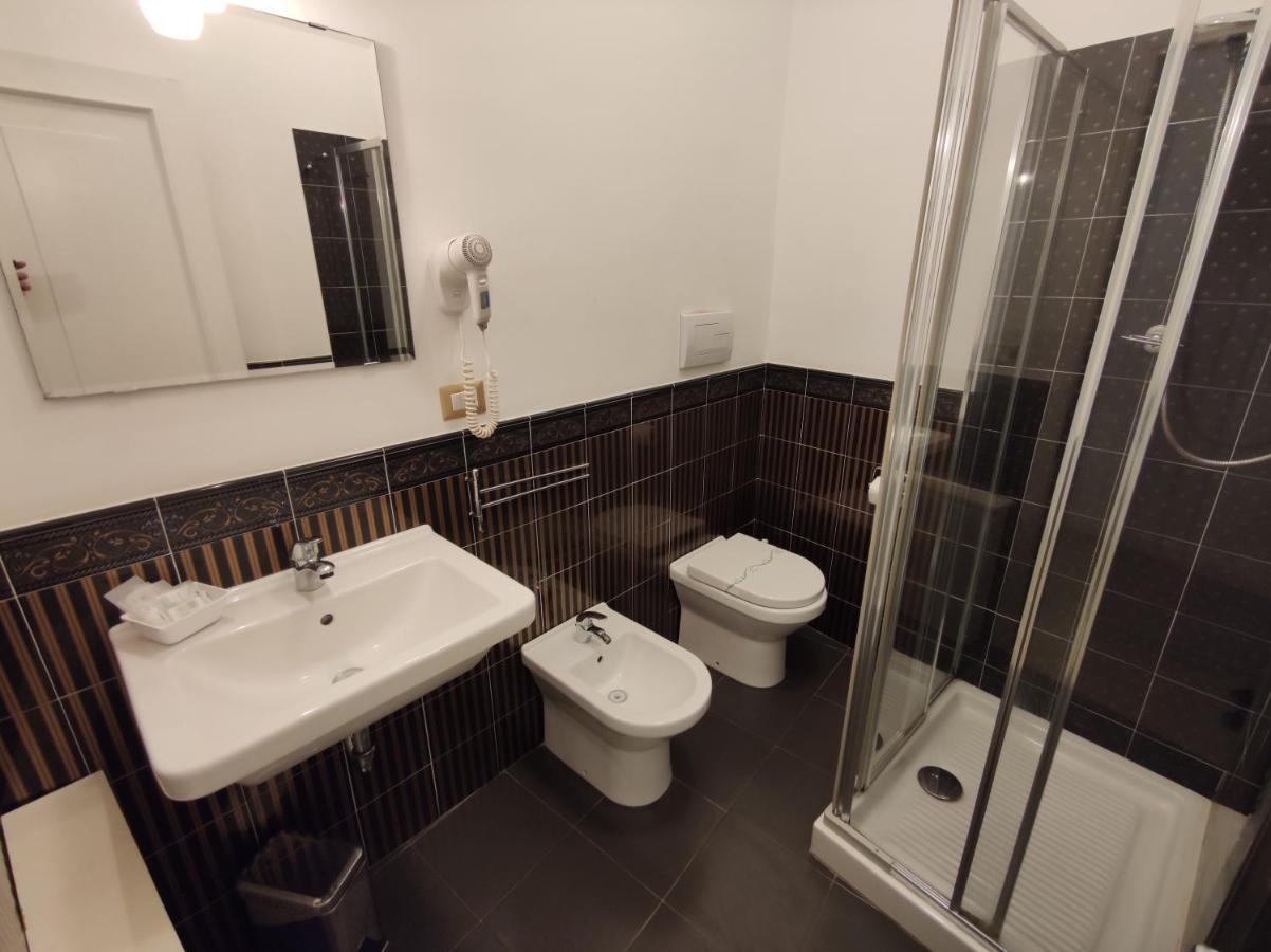 Sami Luxury Rooms 3 8 0 7 9 4 9 2 5 3 Syracuse Luaran gambar