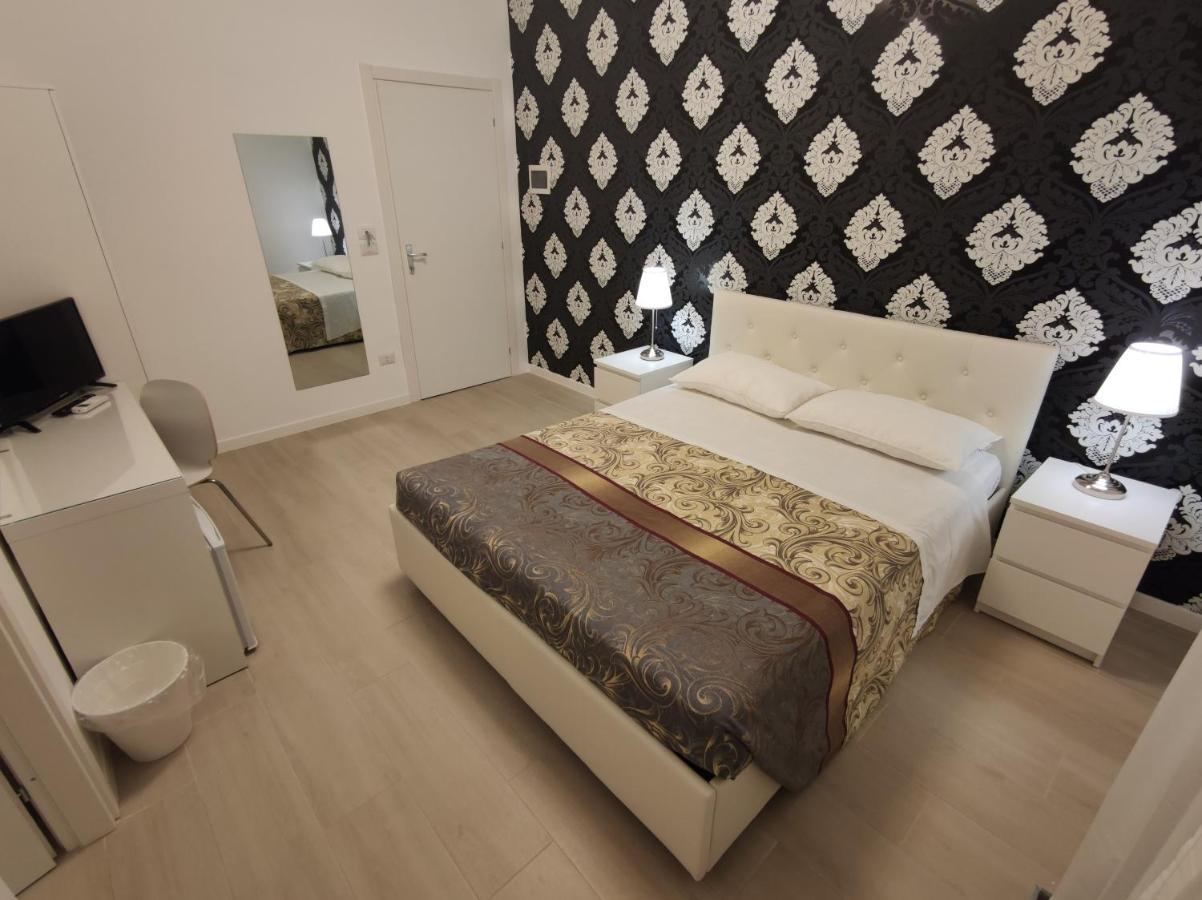 Sami Luxury Rooms 3 8 0 7 9 4 9 2 5 3 Syracuse Luaran gambar