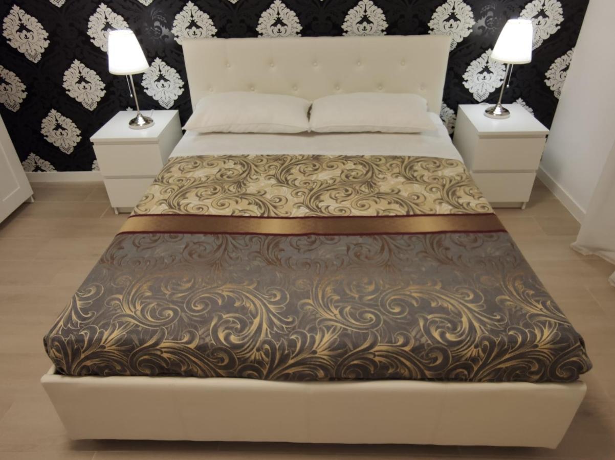 Sami Luxury Rooms 3 8 0 7 9 4 9 2 5 3 Syracuse Luaran gambar