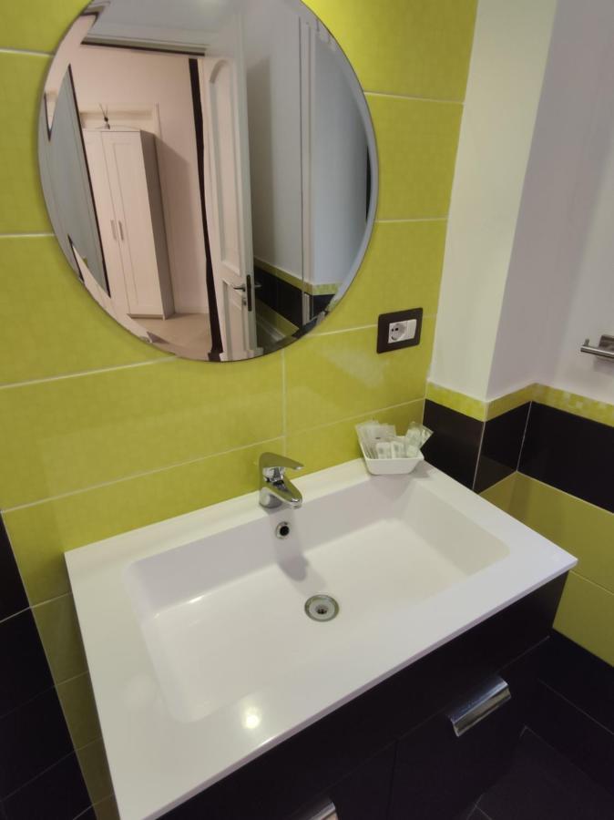 Sami Luxury Rooms 3 8 0 7 9 4 9 2 5 3 Syracuse Luaran gambar