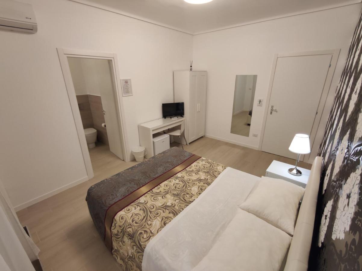 Sami Luxury Rooms 3 8 0 7 9 4 9 2 5 3 Syracuse Luaran gambar