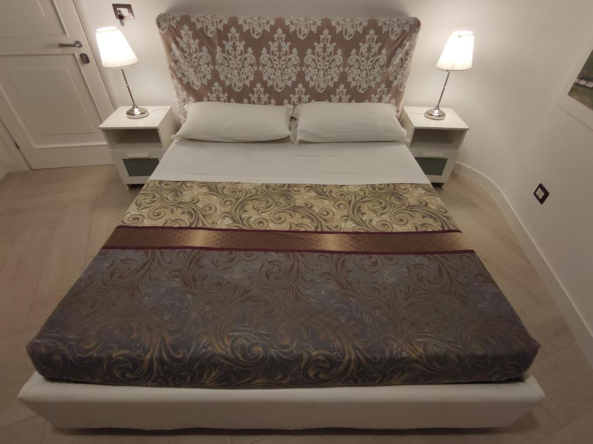 Sami Luxury Rooms 3 8 0 7 9 4 9 2 5 3 Syracuse Luaran gambar