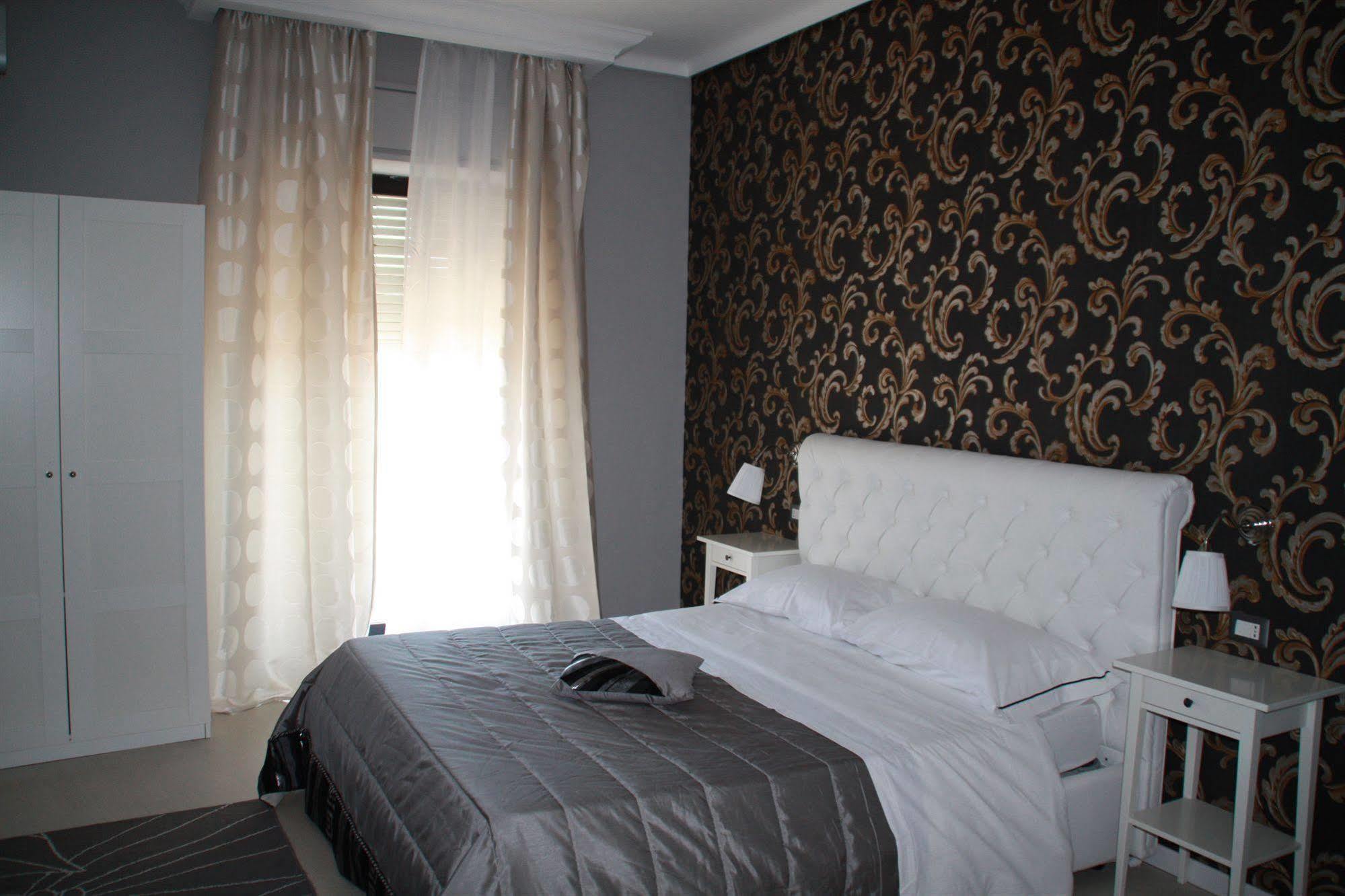 Sami Luxury Rooms 3 8 0 7 9 4 9 2 5 3 Syracuse Luaran gambar